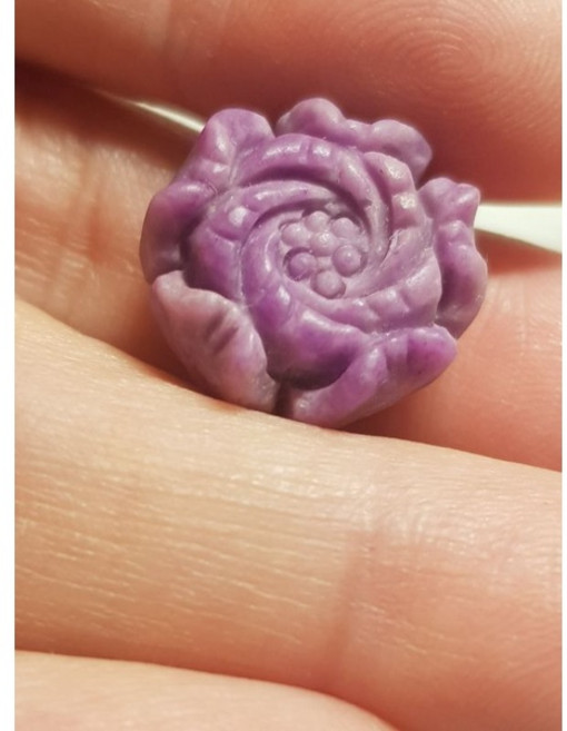 紫雲母原礦雕刻芙蓉花擺件,精緻花朵造型,居家擺飾品