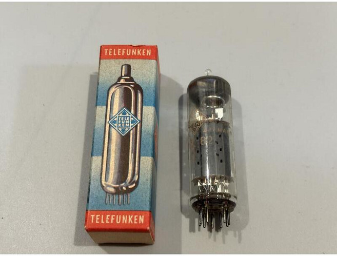 TELEFUNKEN ECL82 真空管, 1個
