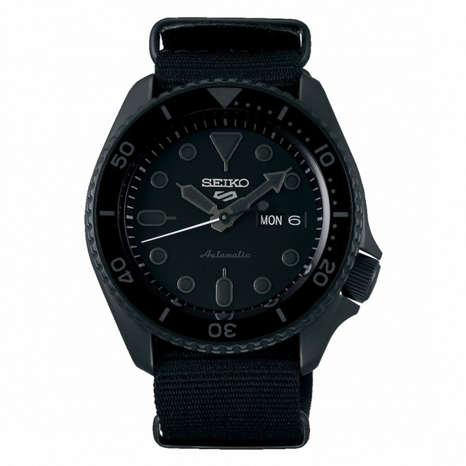 SEIKO 5 運動潮流機械腕錶 黑色