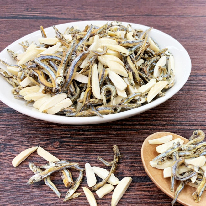 川元參藥行 杏仁丁香小魚乾 (獨立包裝 鈣質豐富 無添加), 1個, 300g