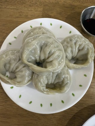 찜기에 막 쪄낸 담두 왕만두 클로즈업