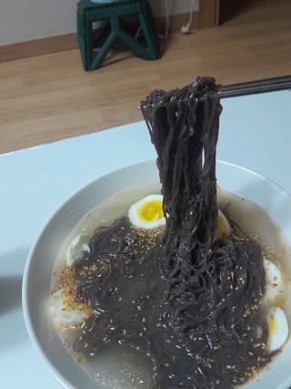 조선호랑이냉면 물냉면 냉면 밀키트 (5인분) 조리 전 면과 육수 패키지