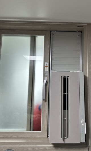 삼성 BESPOKE 무풍 윈도우핏 에어컨 설치 후 외부 모습