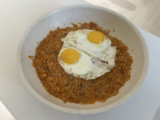 시아스 김치 볶음밥 200g, 12개 팬 조리 모습