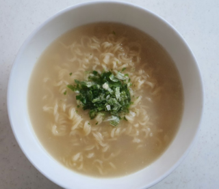 농심 사리곰탕면 110g 농심 사리곰탕면 110g 사용감 참고 사진 2