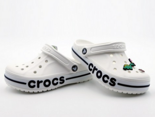 크록스 바야밴드 화이트 컬러와 액세서리 조합
