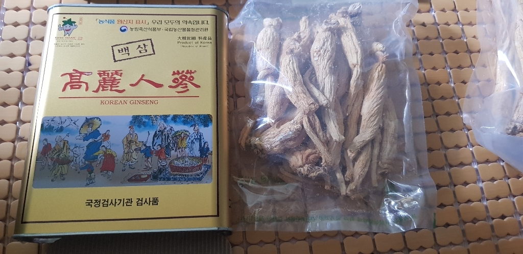 금산 인삼 건삼 6년근 1등급 25편 검사품 300g, 2개 맛있게 먹은 솔직 후기 - 상품 이미지 3