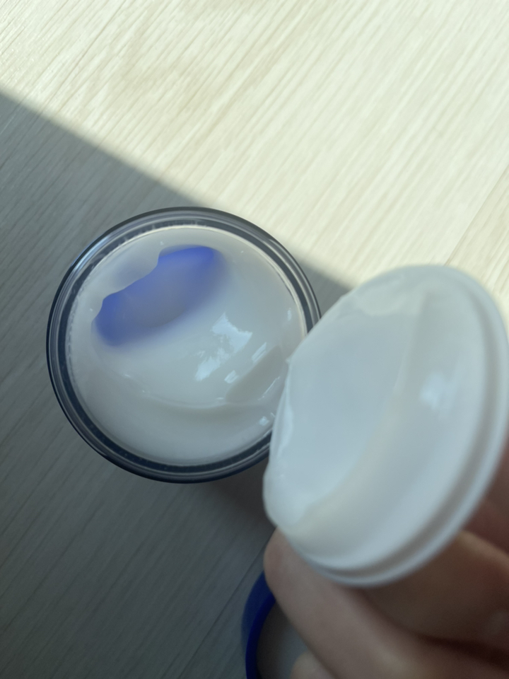 미샤 NEW 수퍼아쿠아 울트라 히알론 스킨 에센스 200ml + 에멀전 ... 솔직 후기 | 피부 타입별 분석 - 상품 이미지 4