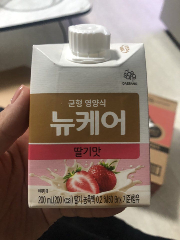 뉴케어 완전 균형영양식 딸기맛 200ml, 72개 이미지 4