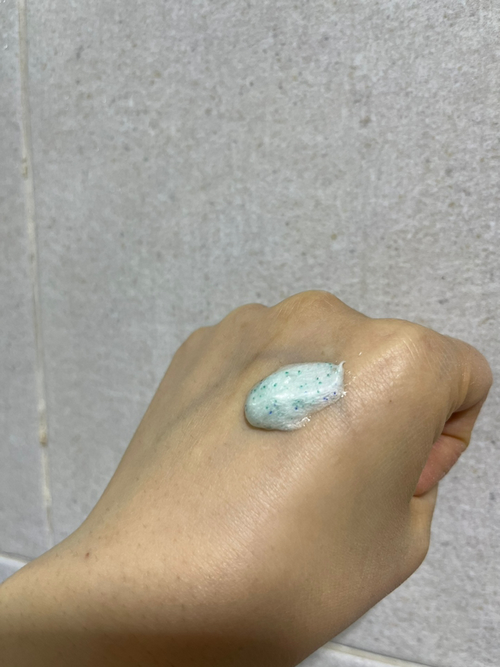아크네스 데일리 딥클렌저 100g 각질 관리 모공 케어 피부 노폐물 클렌징 폼 이미지 3