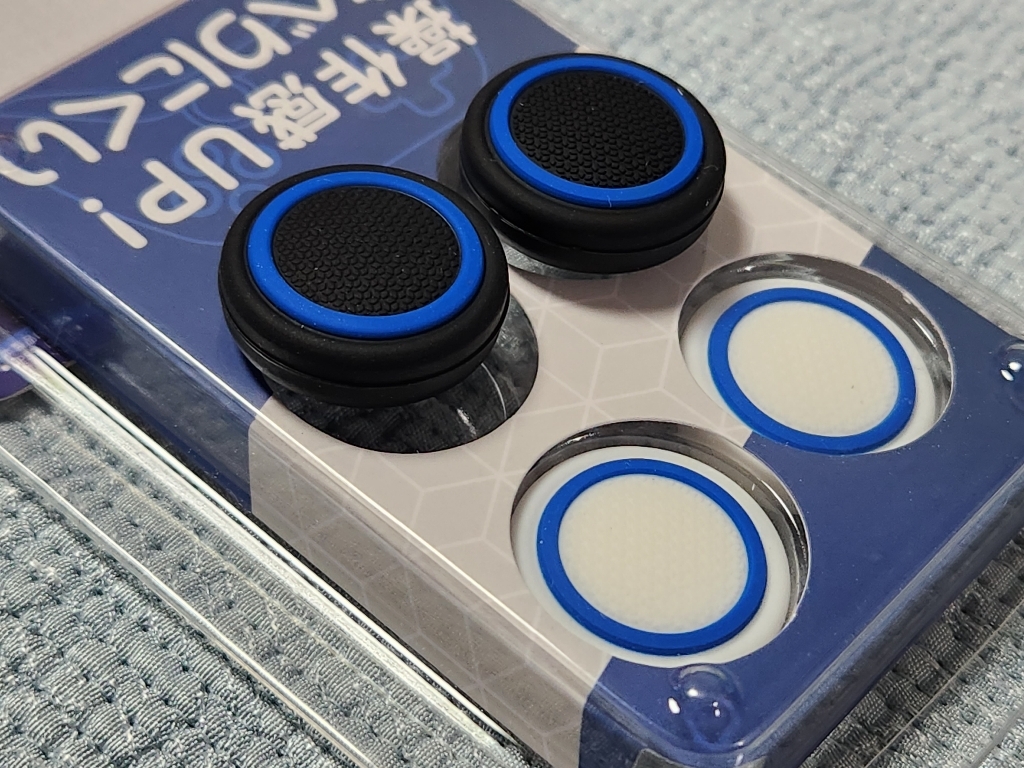 업마켓 PS5 / PS4 / 듀얼센스 / 듀얼쇼크 / 엑스박스 패드 스틱커버 이이네 4p 세트 이미지 3