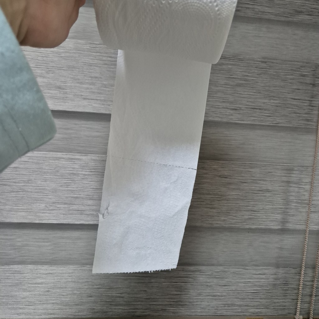 크리넥스 클린케어 천연펄프 3겹 롤화장지 이미지 3