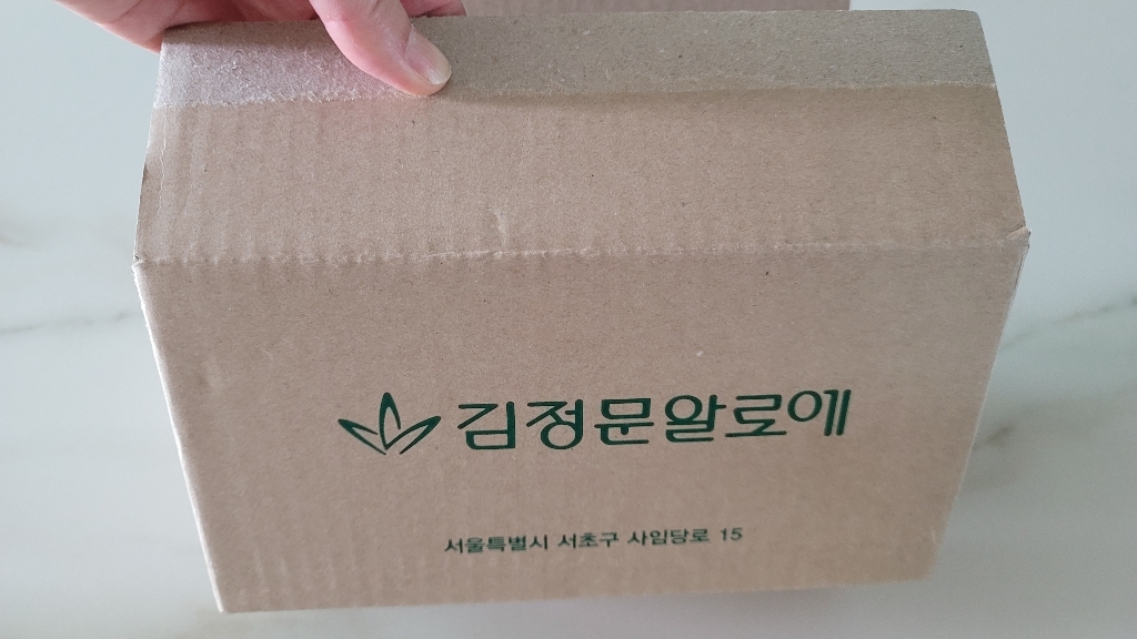 김정문알로에 큐어 워터 스플래쉬 쿨링 선스틱 SPF50+ PA++++ 솔직 후기 | 피부 타입별 분석 - 상품 이미지 2