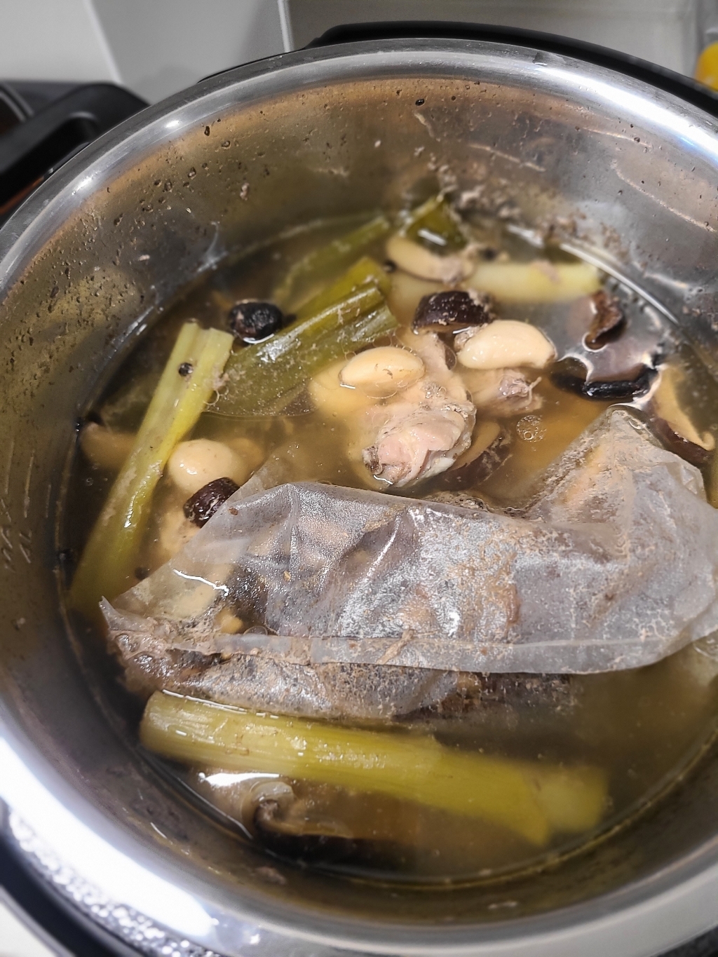 몸애조화 능이버섯이 들어간 백숙재료 모음 135g, 2개 맛있게 먹은 솔직 후기 - 상품 이미지 4