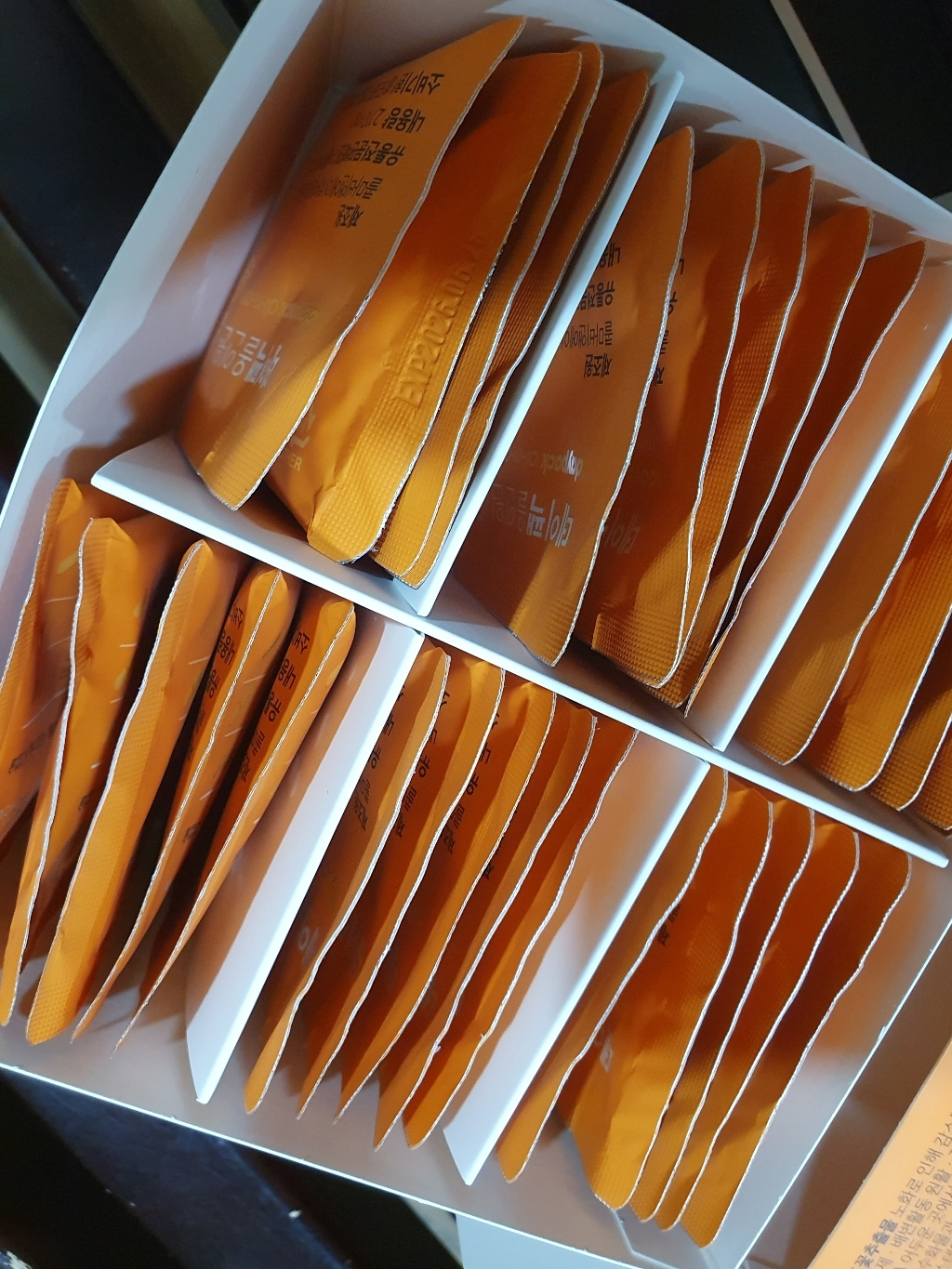 데이팩 올인원 멀티팩 유산균+오메가+루테인+멀티비타민+미네랄 30회분, ... 맛있게 먹은 솔직 후기 - 상품 이미지 3