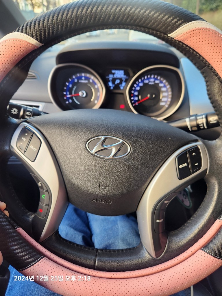 벤쿠쿠 TH-SDX1822 여성 가죽 캐릭터 자동차 핸들커버 실사용 후기 | 효과 있을까? - 상품 이미지 2