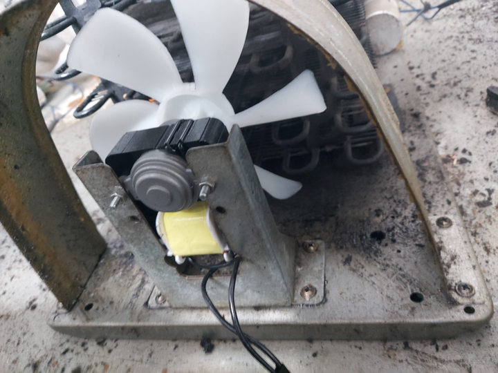 유신코리아 업소용냉장고 쇼케이스 팬모터 4W팬모터'토출' + 날개 + 고정브라켓 이미지 4