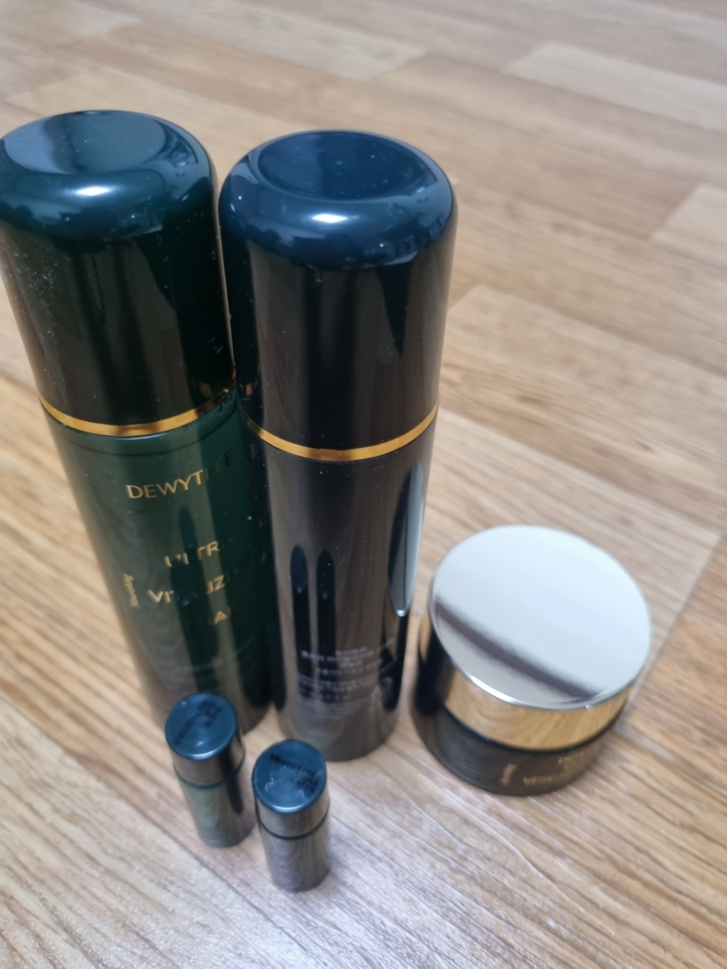 듀이트리 울트라 바이탈라이징 스네일 크림 세트((150ml+150ml+8... 솔직 후기 | 피부 타입별 분석 - 상품 이미지 4