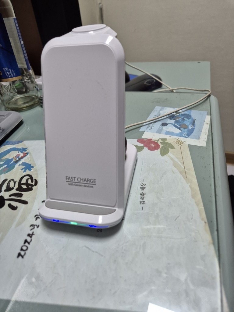 제이원 3in1 휴대폰 블루투스 이어폰 갤럭시워치 멀티 고속 무선 충전 스탠드 23W 이미지 3