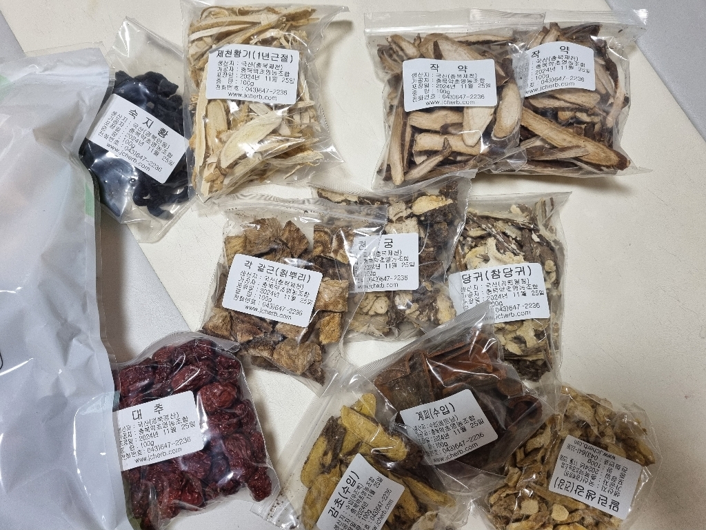 쌍화차 재료(황기외7종 국산/2종 수입) 1 100g 1.1kg, 2세트 맛있게 먹은 솔직 후기 - 상품 이미지 4