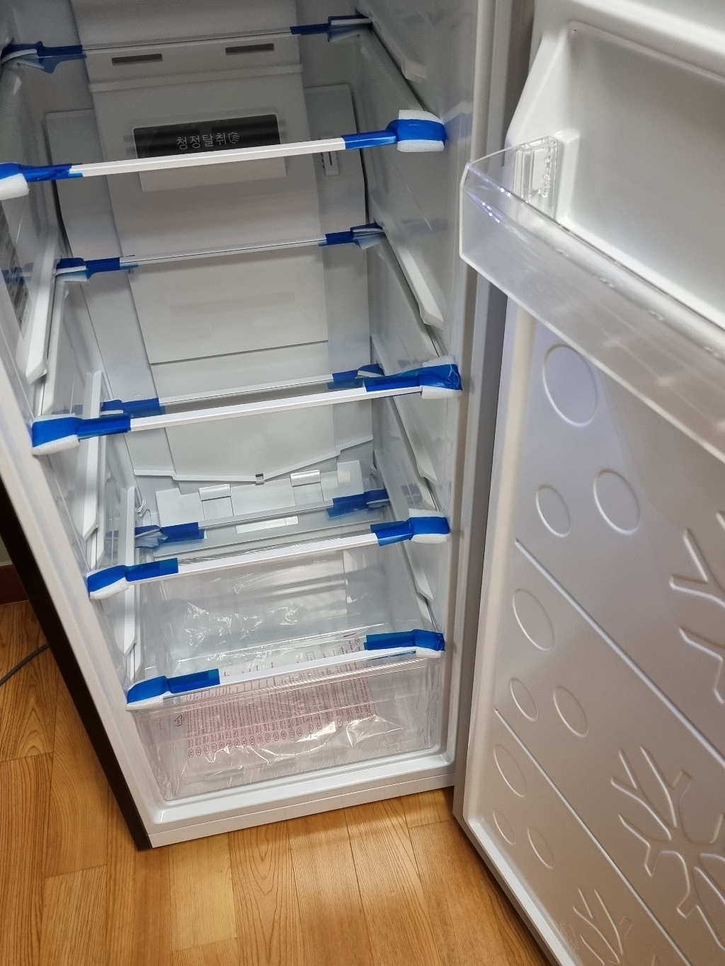 캐리어 모드비 미니 김치에디션 122L 스탠드형 1도어 냉장고 + 락앤락 김치통3p 세트 방문설치 이미지 4