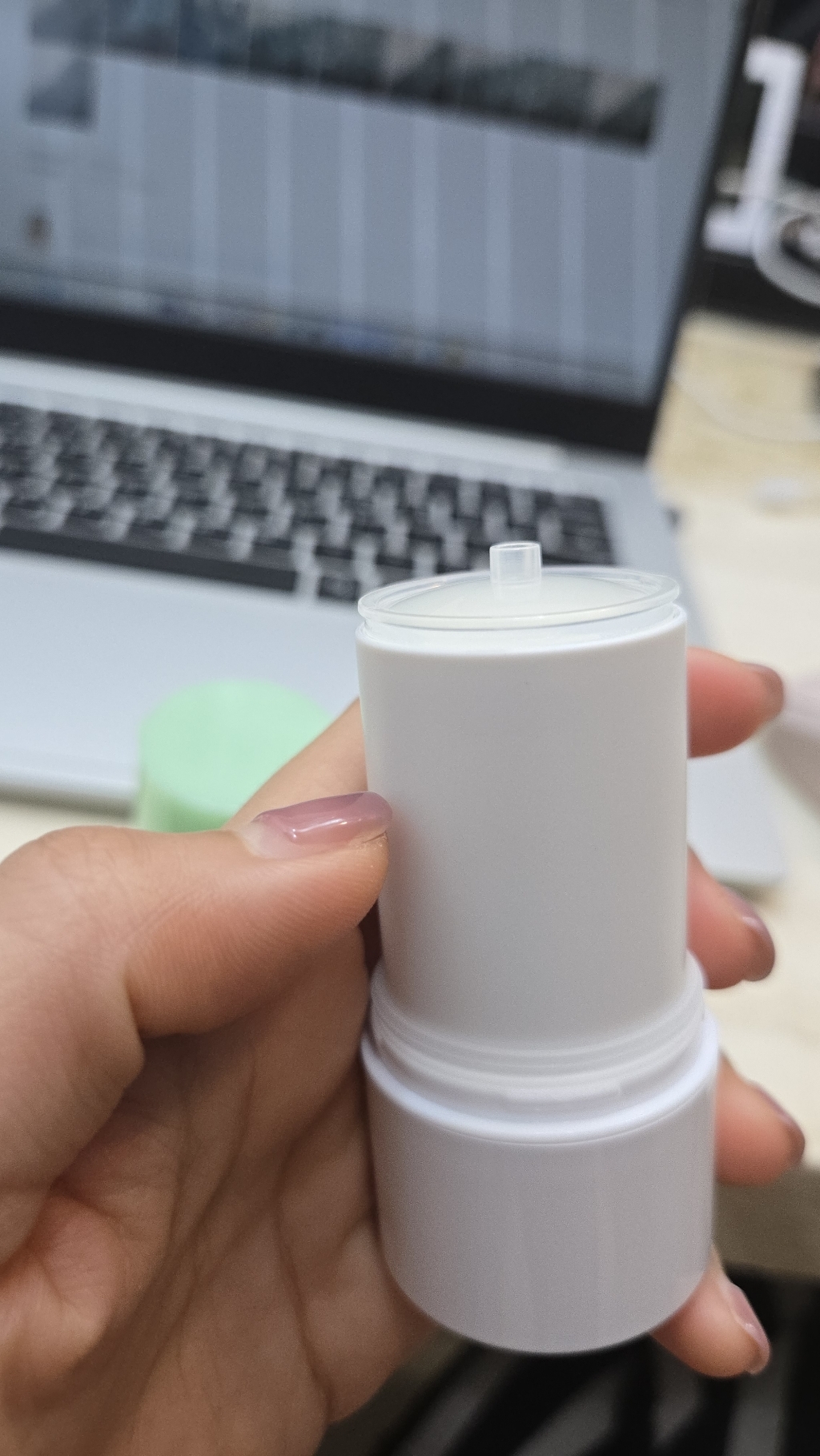 김정문알로에 큐어 워터 스플래쉬 쿨링 선스틱 SPF50+ PA++++ 솔직 후기 | 피부 타입별 분석 - 상품 이미지 3