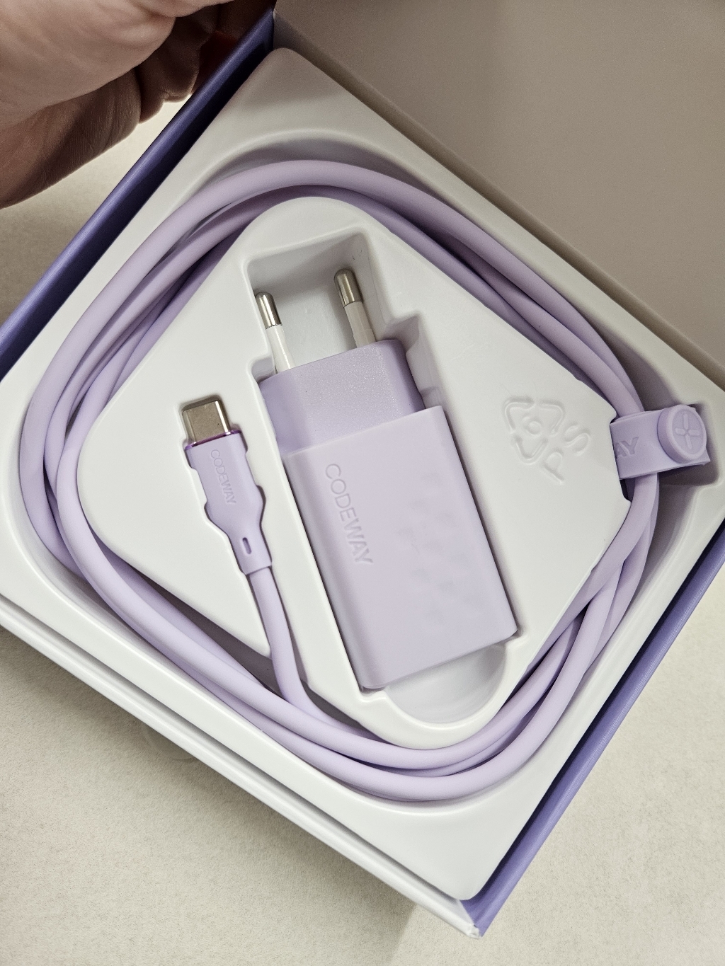 코드웨이 50W 초 고속 충전기 + 100W C to C 타입 초고속 충... 개봉기 | 실사용 후기 - 상품 이미지 4