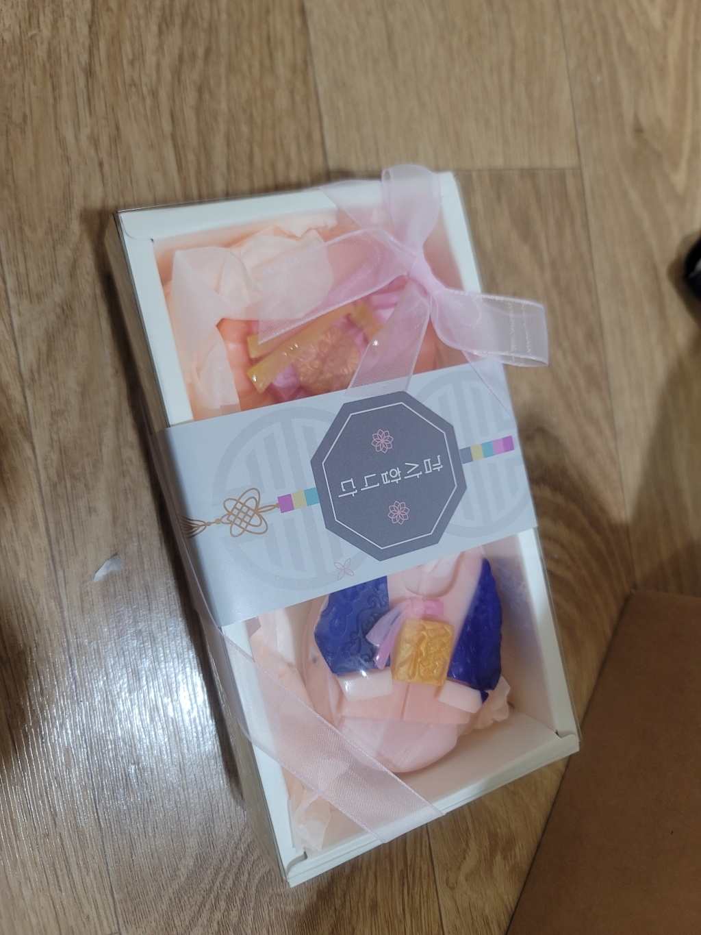 토브가든 천연남녀한복모양 비누 이미지 3