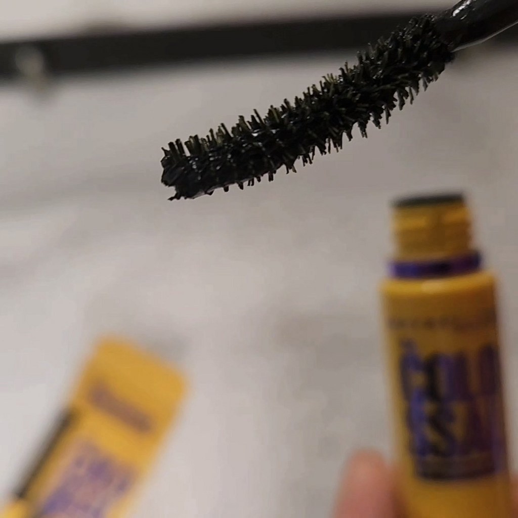 메이블린 뉴욕 콜로썰 마스카라 이미지 4