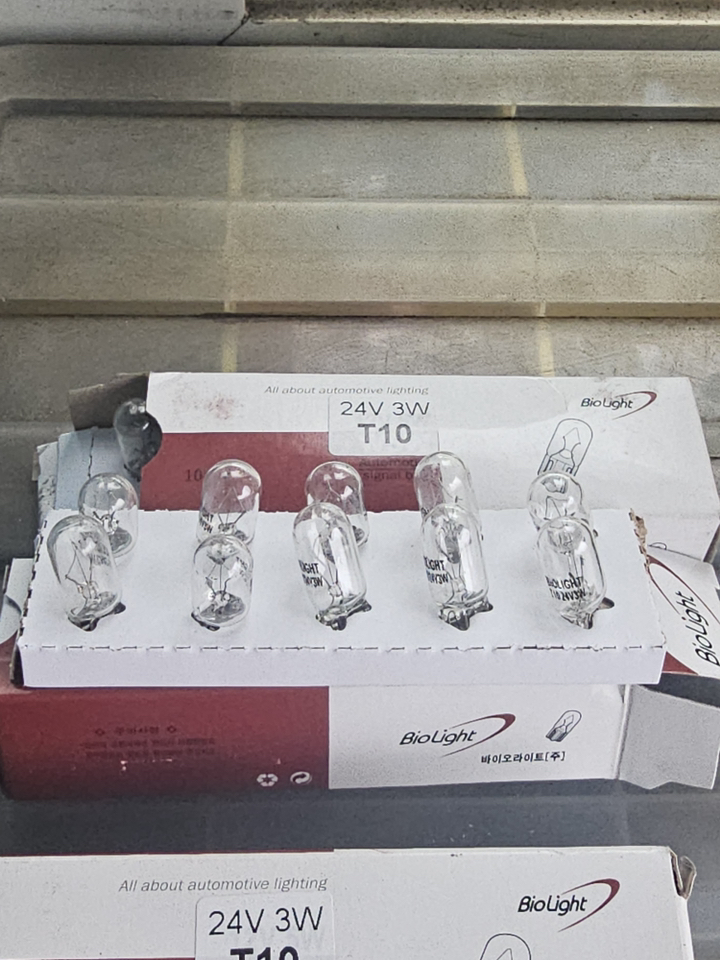 지노기업/BI0 라이트/번데기전구/24V T10/T5/10T/5T/실내등/미등/넘버등/10개/화물차/대형트럭/박스포장/계기판/큐/3W/1.5W/10개/번호판등 이미지 4