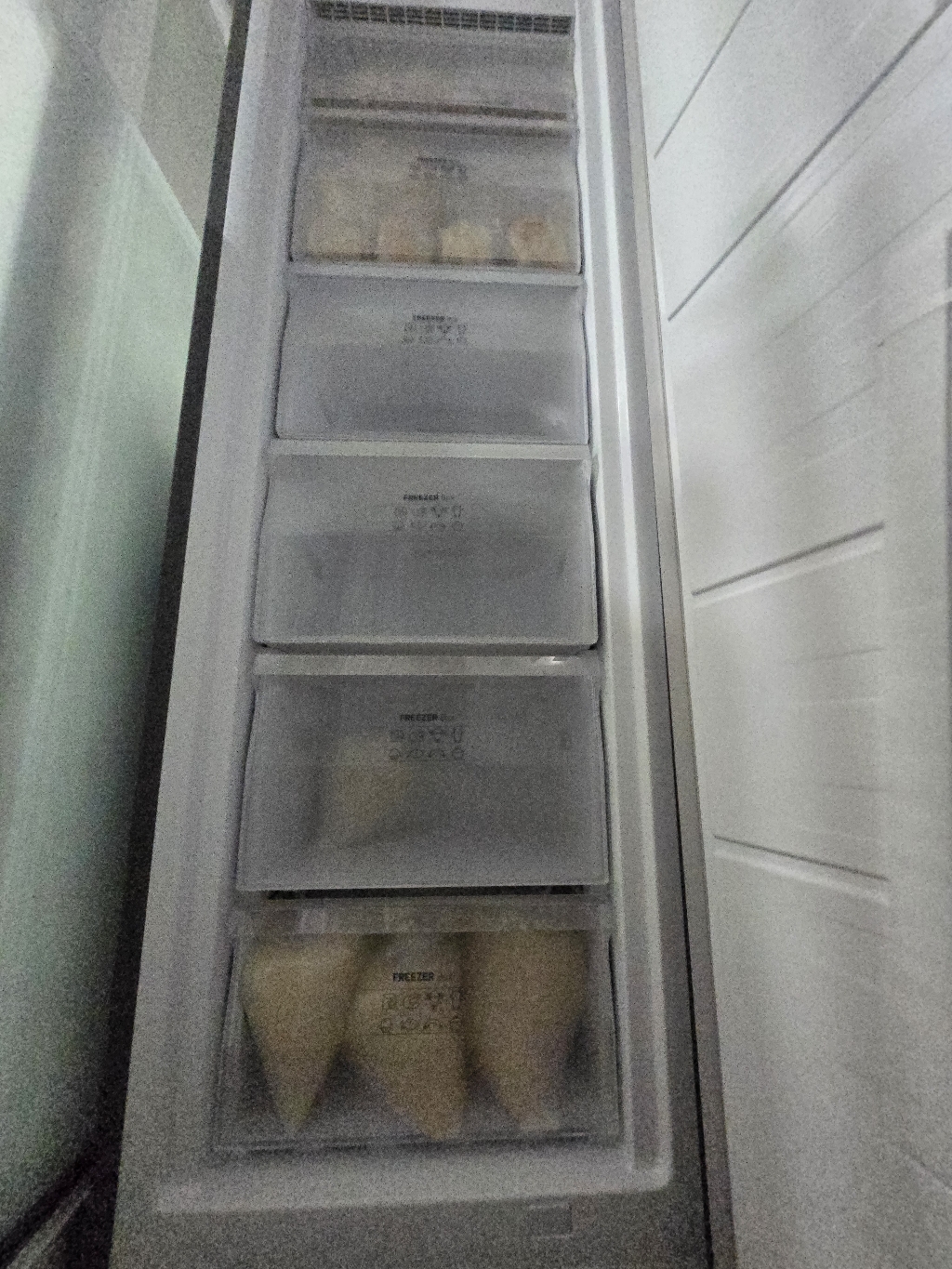 위니아 냉동고 192리터 실버 VWFU196HEMDSO(A) 선반식/서랍식 수납공간 (기사 방문 설치) 이미지 3