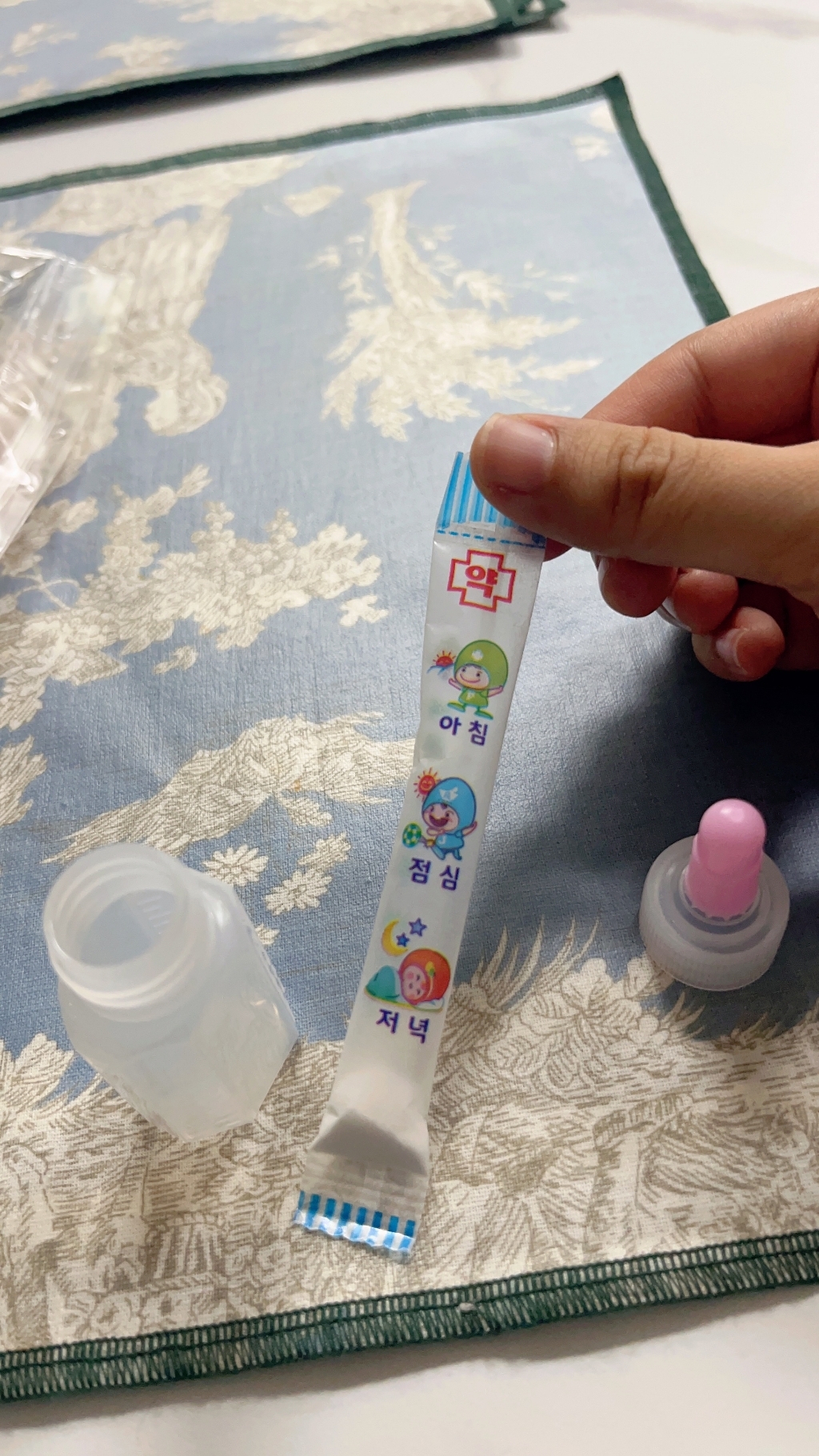 PE 불투명 말랑이 긴마개 투약병 12cc 이미지 2