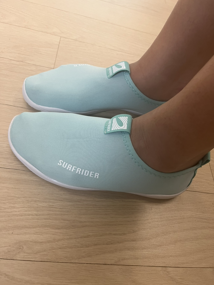 서프라이더 남녀 초경량 논슬립 아쿠아슈즈 4컬러 이미지