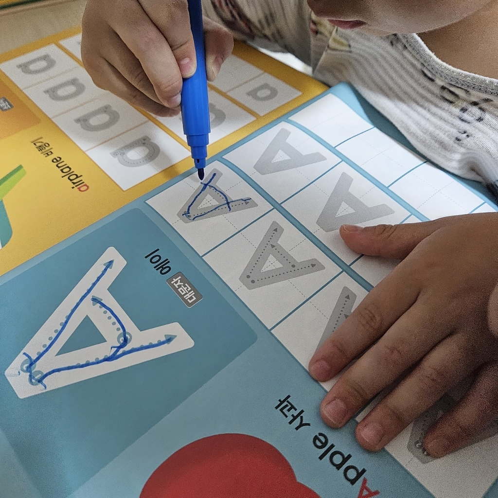 혼자서도 잘하는첫 알파벳 쓰기:A부터 Z까지 이미지 3