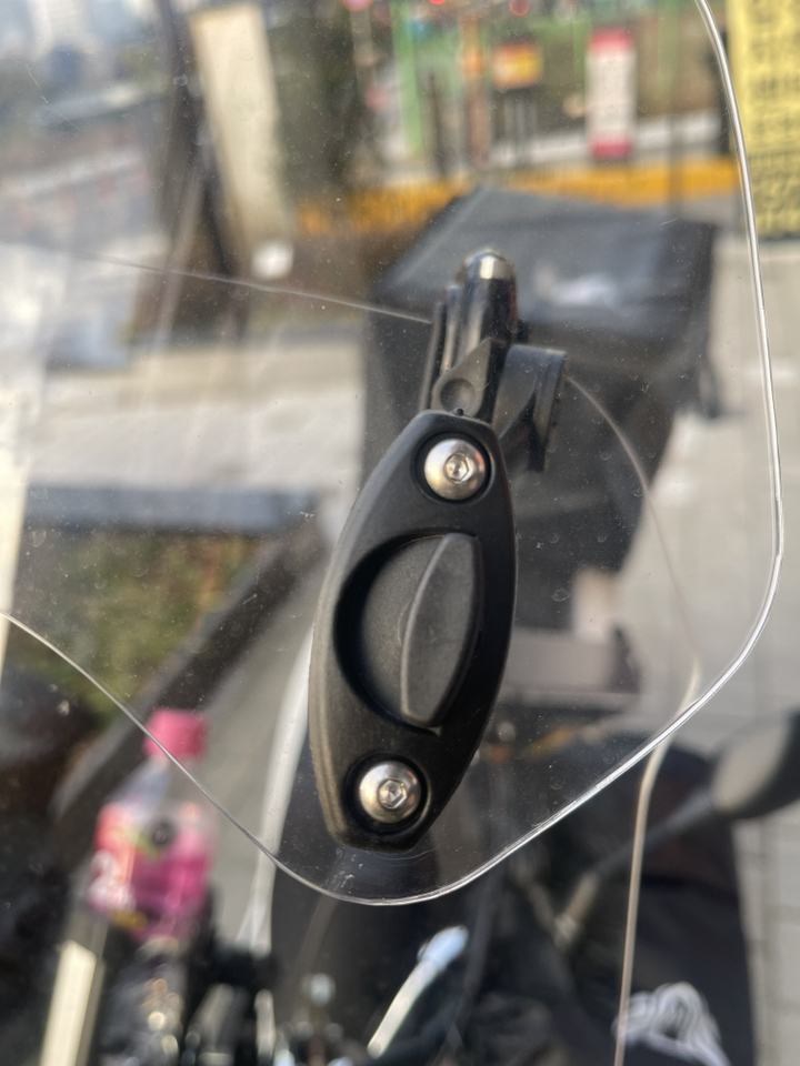 제로몰 오토바이 와일드 소형 대형 평면 굴곡없는 보조스크린 윈드쉴드 바람막이 바이크스크린 ( 브라켓 조립 완성품 ) 이미지 3