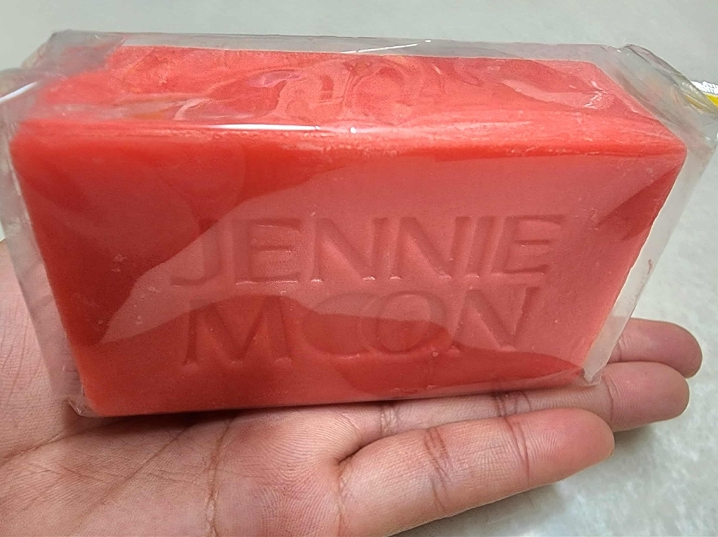 Jennie Moon 90x Whitening Moonlight Soap... 솔직 후기 | 실사용자 리뷰 분석 썸네일