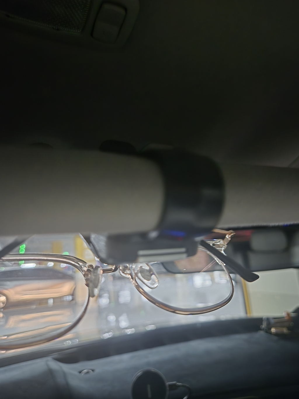 선바이저 차량 안경 선글라스 클립 거치대 자동차 썬바이저 안경보관 걸이 실사용 후기 | 효과 있을까? - 상품 이미지 3