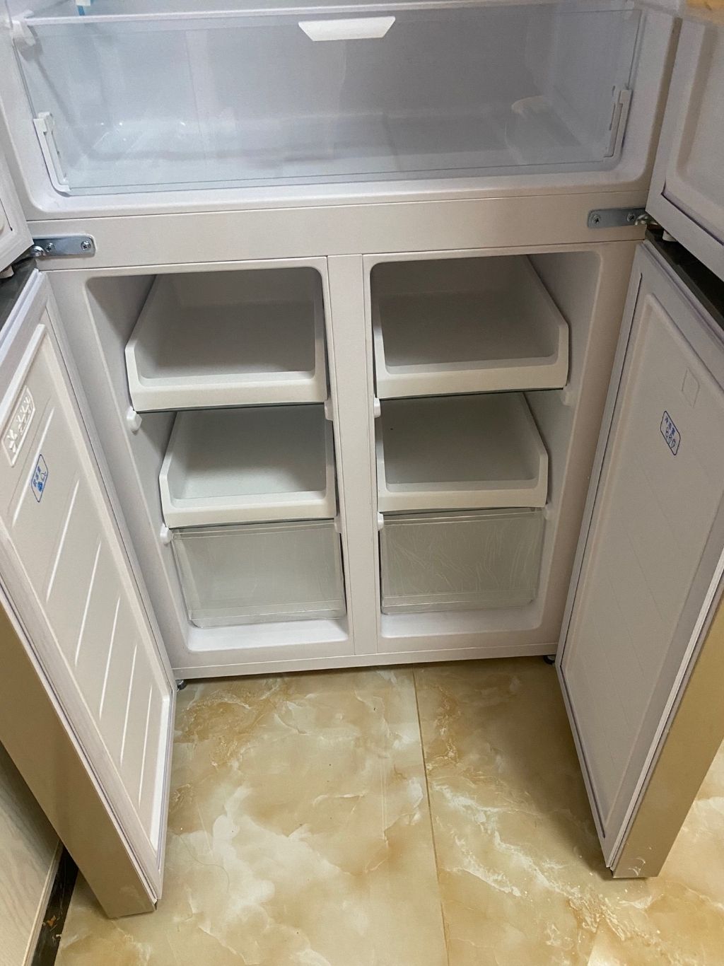 리에프리 4도어 모던 김치냉장고 세련된 인테리어 감성 스탠드형 김냉 가정용 이미지 4