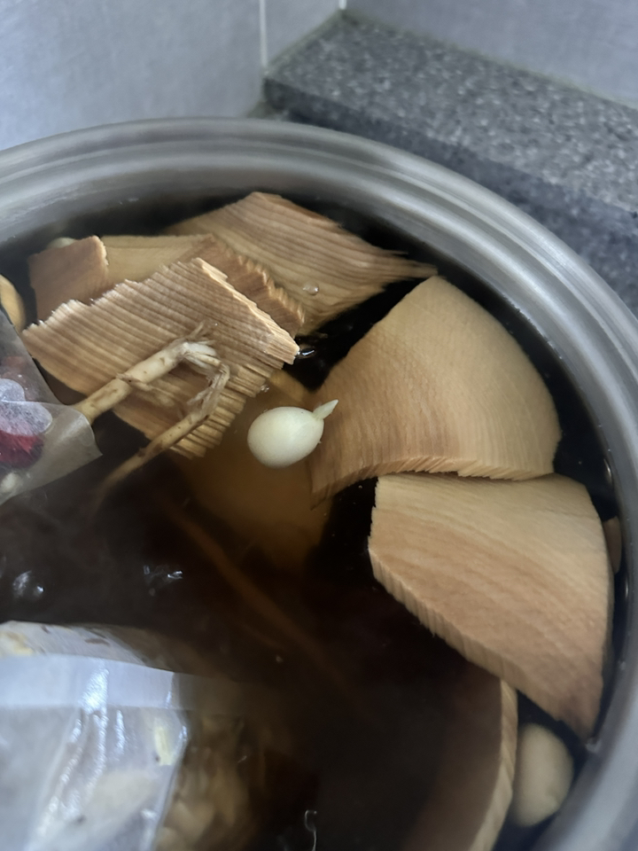 조은약초 국내산 수빈 엄나무 백숙재료 150g, 1개 맛있게 먹은 솔직 후기 - 상품 이미지 3