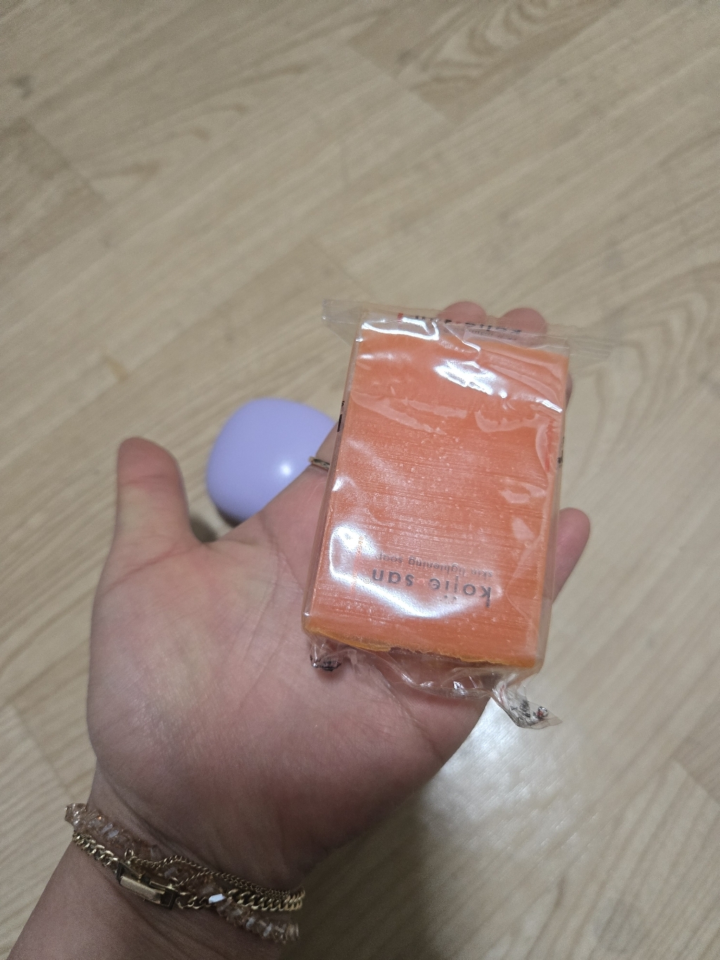 1+1 코직산 화이트닝 비누 황변 억제/전신 미백 솔직 후기 | 실사용자 리뷰 분석 썸네일