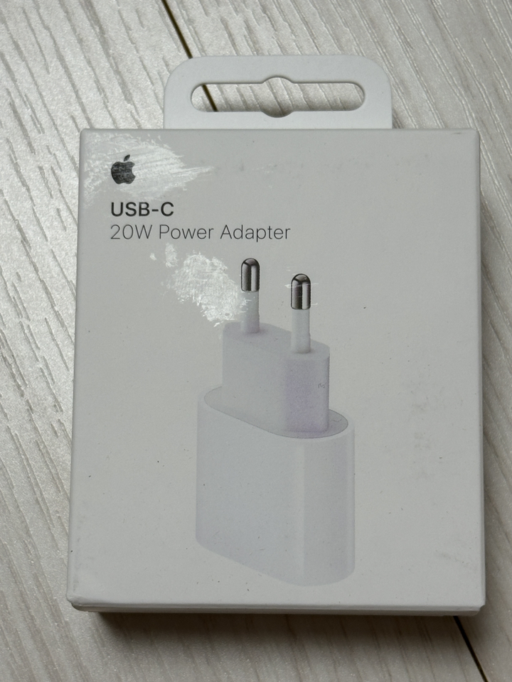 Apple 정품 20W USB-C 전원 어댑터 MUW13KH/A 개봉기 | 실사용 후기 - 상품 이미지 3