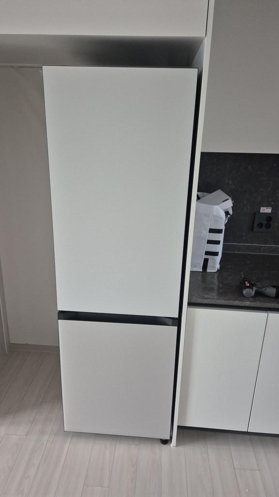 [색상선택형] 삼성전자 비스포크 2도어 키친핏 냉장고 333L 방문설치 개봉기 | 실사용 후기 - 상품 이미지 2