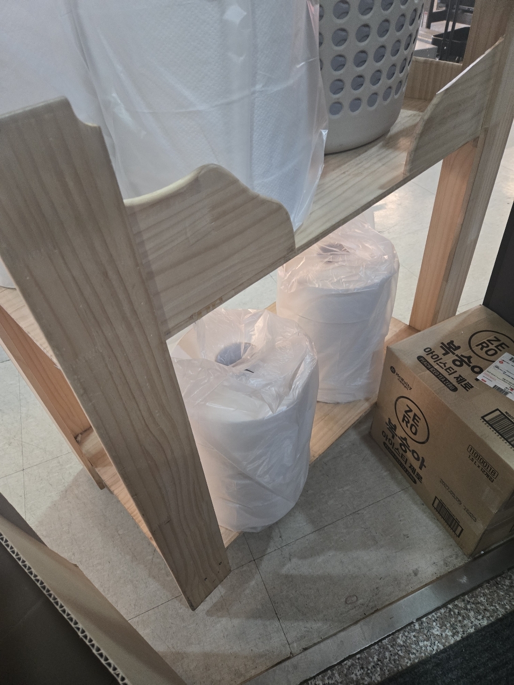 숨 베이직 점보롤 2겹 300M 대용량 공공장소 휴게소 업소용 빌딩관리 화장지 휴지 두루마리 이미지 3