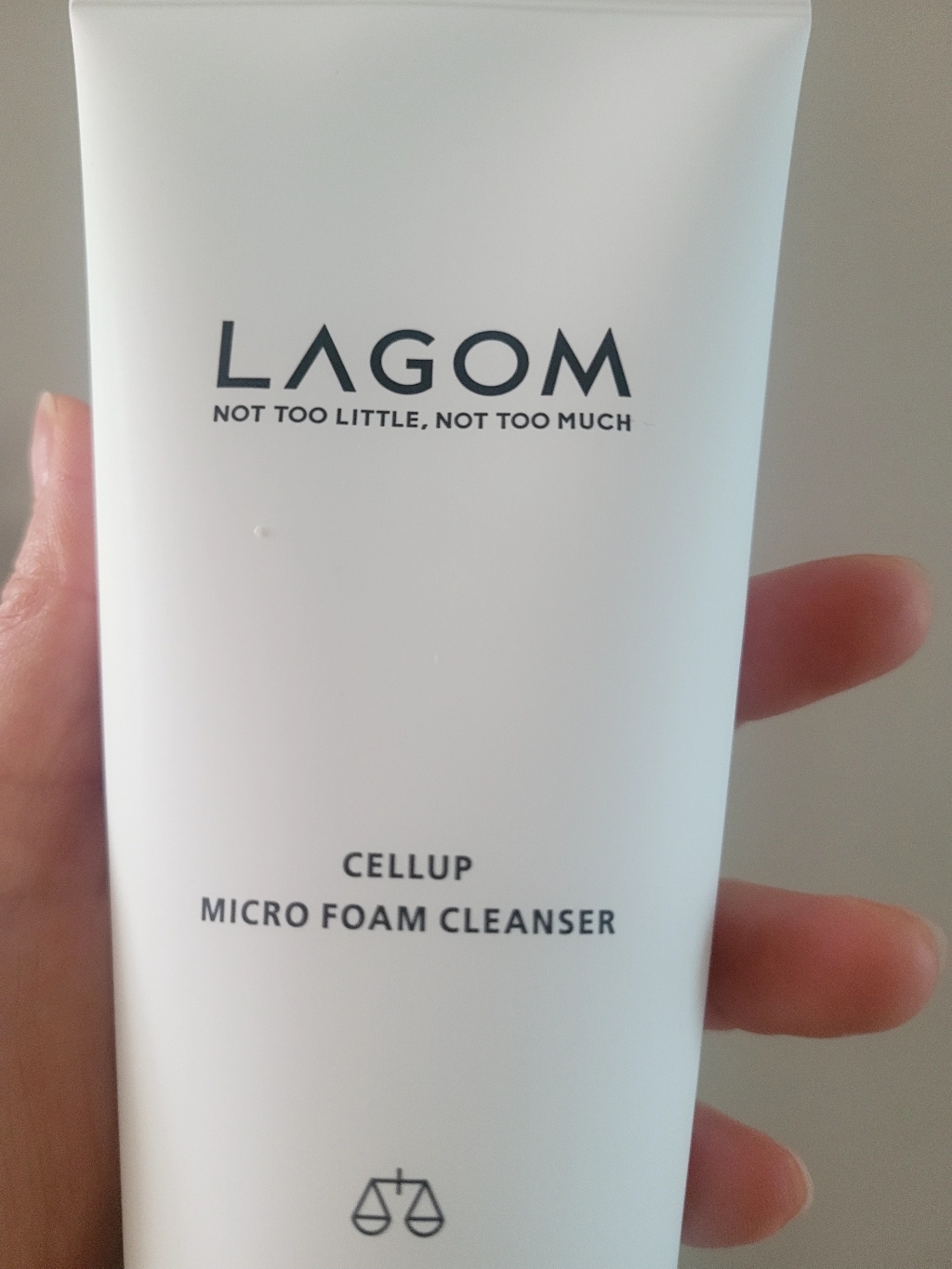 라곰 셀럽 마이크로 폼 클렌저 솔직 후기 | 실사용자 리뷰 분석 - 상품 이미지 2