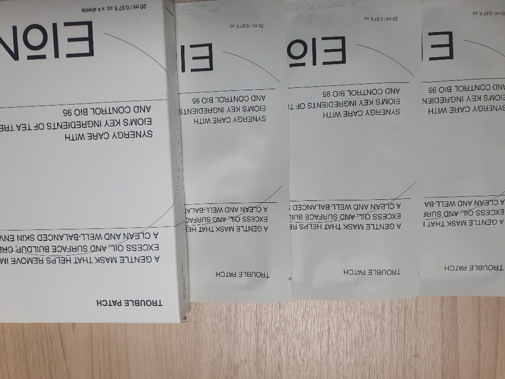 이옴 트러블 패치 마스크 제품 이미지
