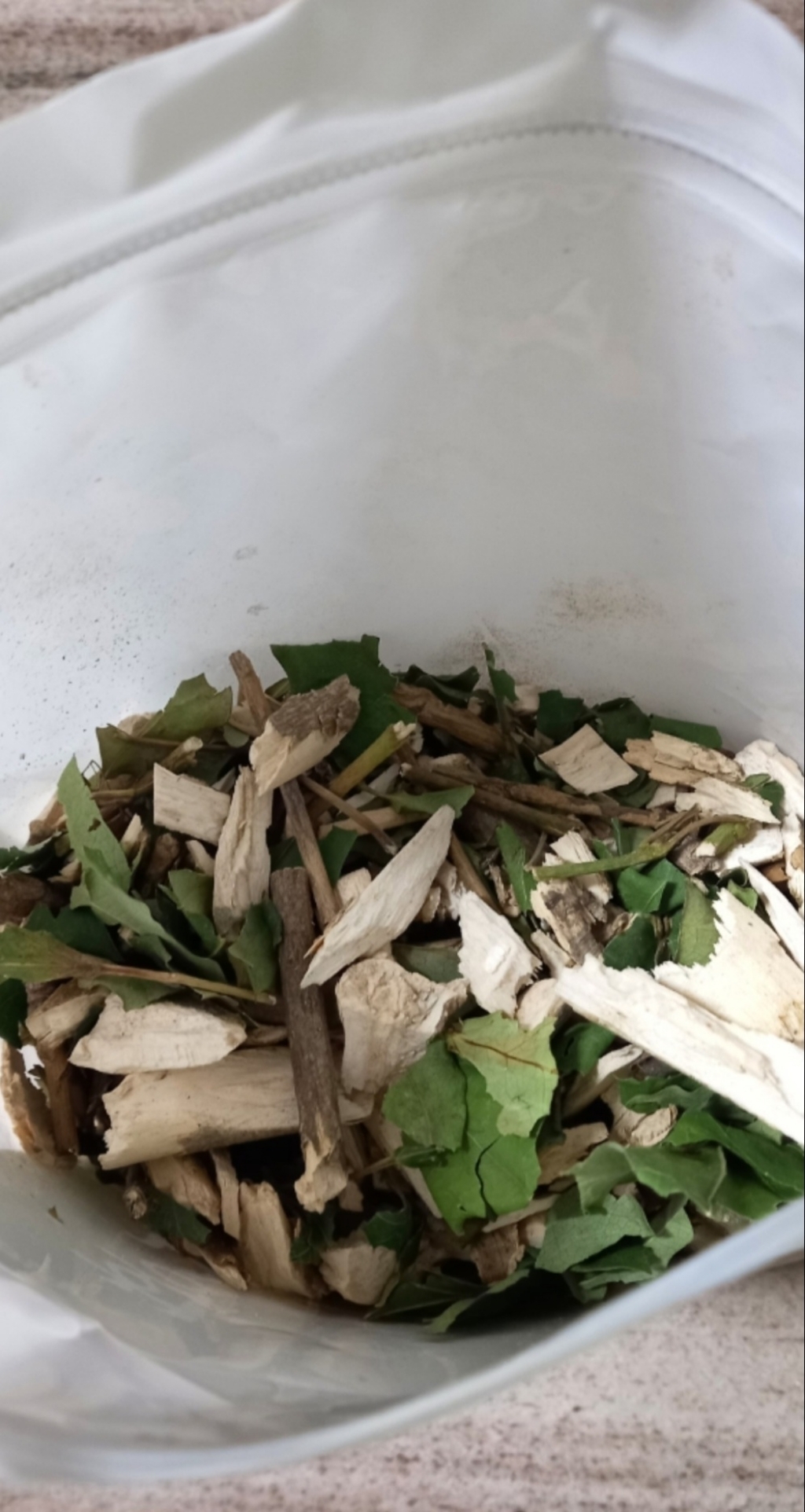 건강중심 국산 말린 황칠나무 잎 가지 500g, 5개 맛있게 먹은 솔직 후기 - 상품 이미지 4