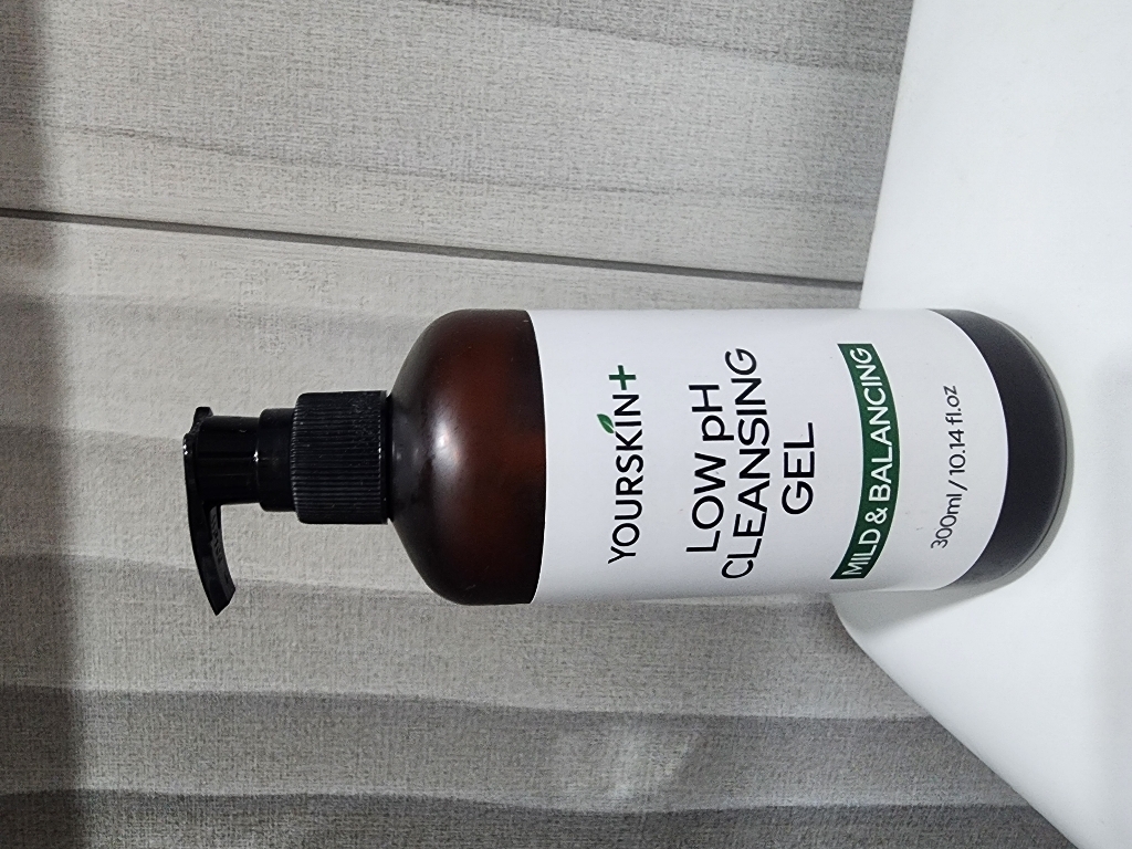 유어스킨플러스 약산성 로우 피에이치 클렌징 젤 300ml 이미지 4