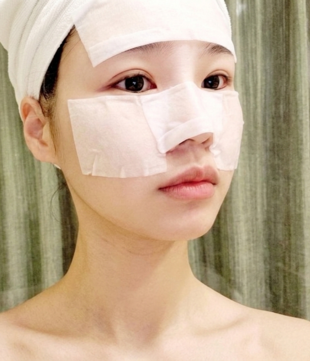일리윤 프레쉬 모이스춰 립 & 아이 리무버 이미지 2
