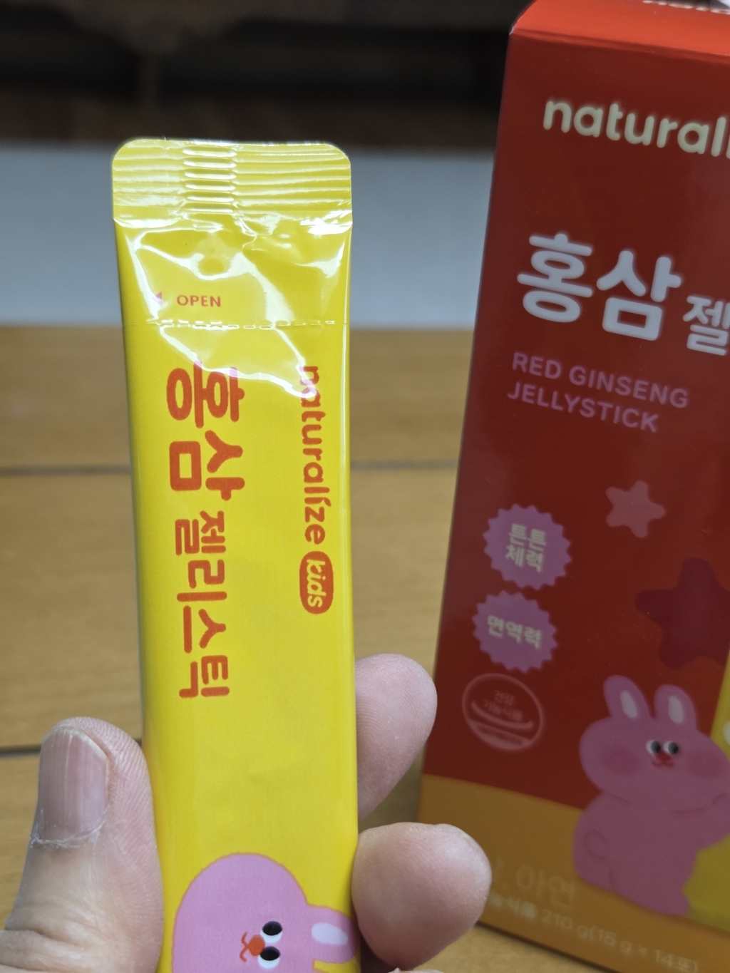 네추럴라이즈 키즈 홍삼 젤리스틱 14p 210g, 1개 솔직 후기 | 실사용자 리뷰 분석 - 상품 이미지 2