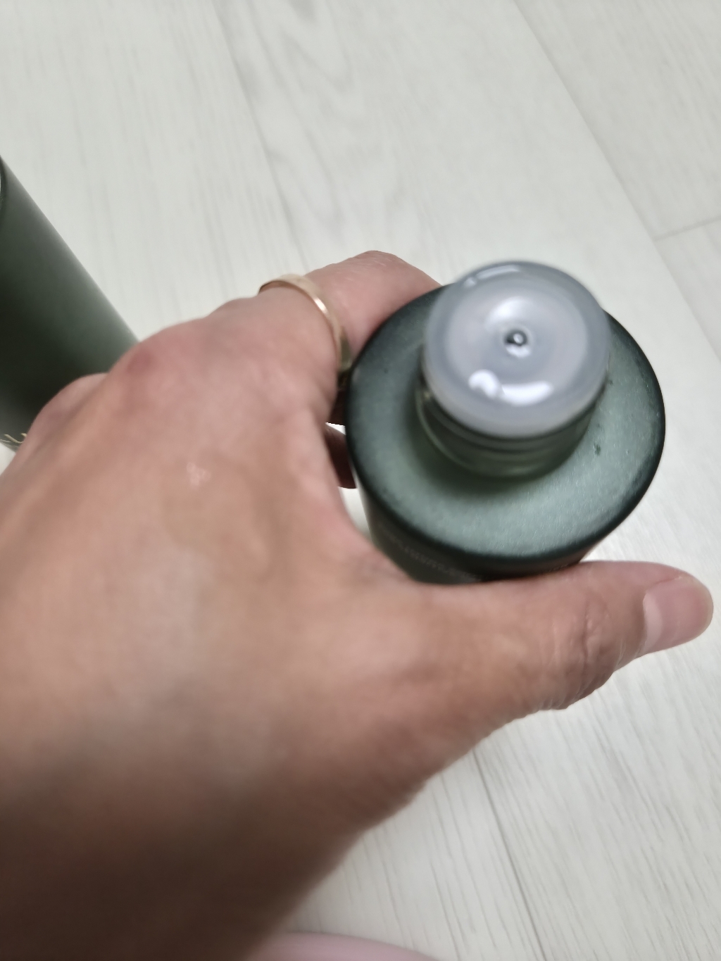 김정문알로에 큐어 하이드라 수딩 에멀젼 130ml + 토너 130ml +... 솔직 후기 | 실사용자 리뷰 분석 썸네일